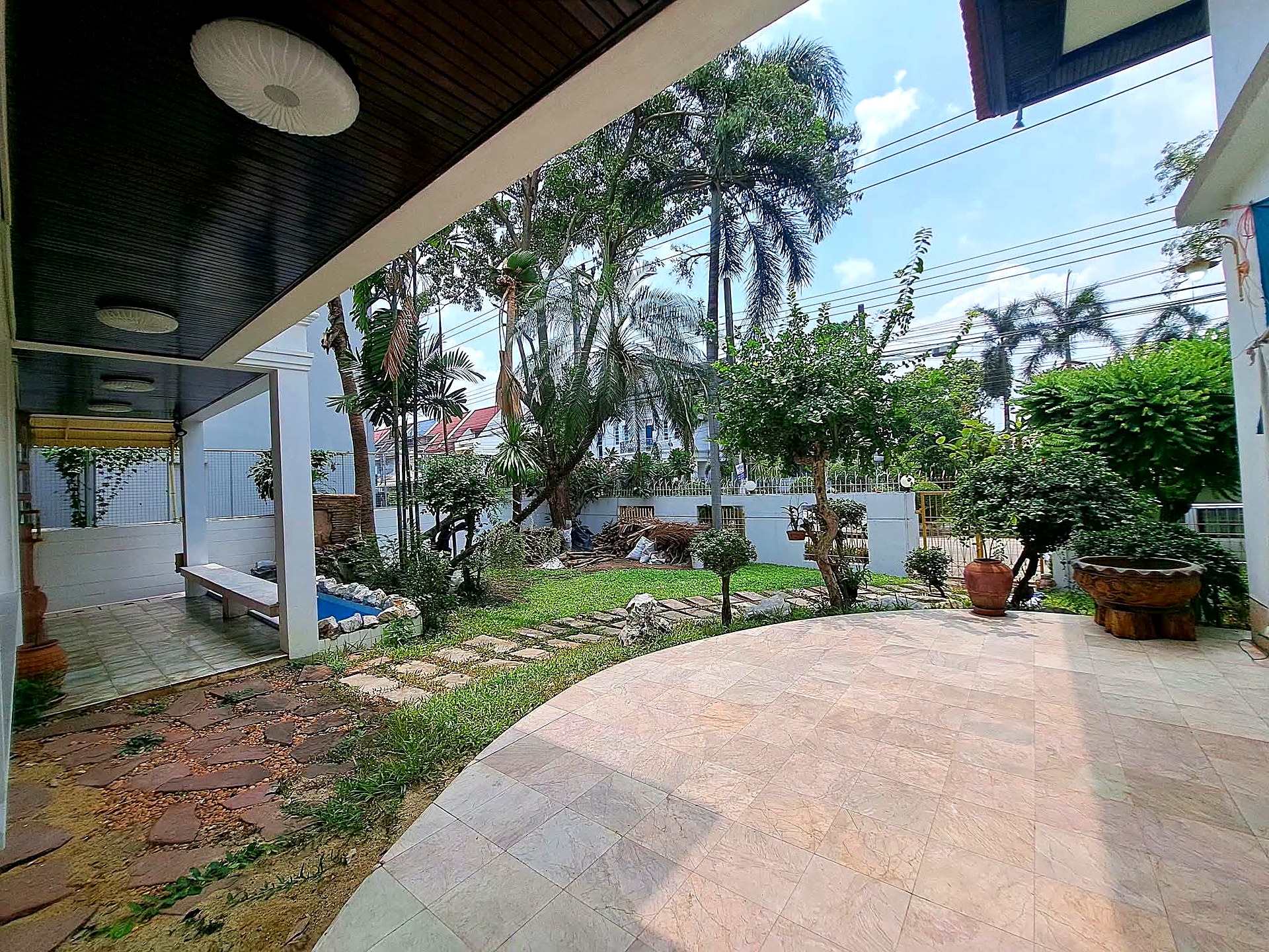บ้านเดี่ยวหลังใหญ่ / Home Office ศรีนครินทร์ 45 · 7 ห้องนอน ใกล้ MRT ศรีนครินทร์ 38 รูปที่ 2