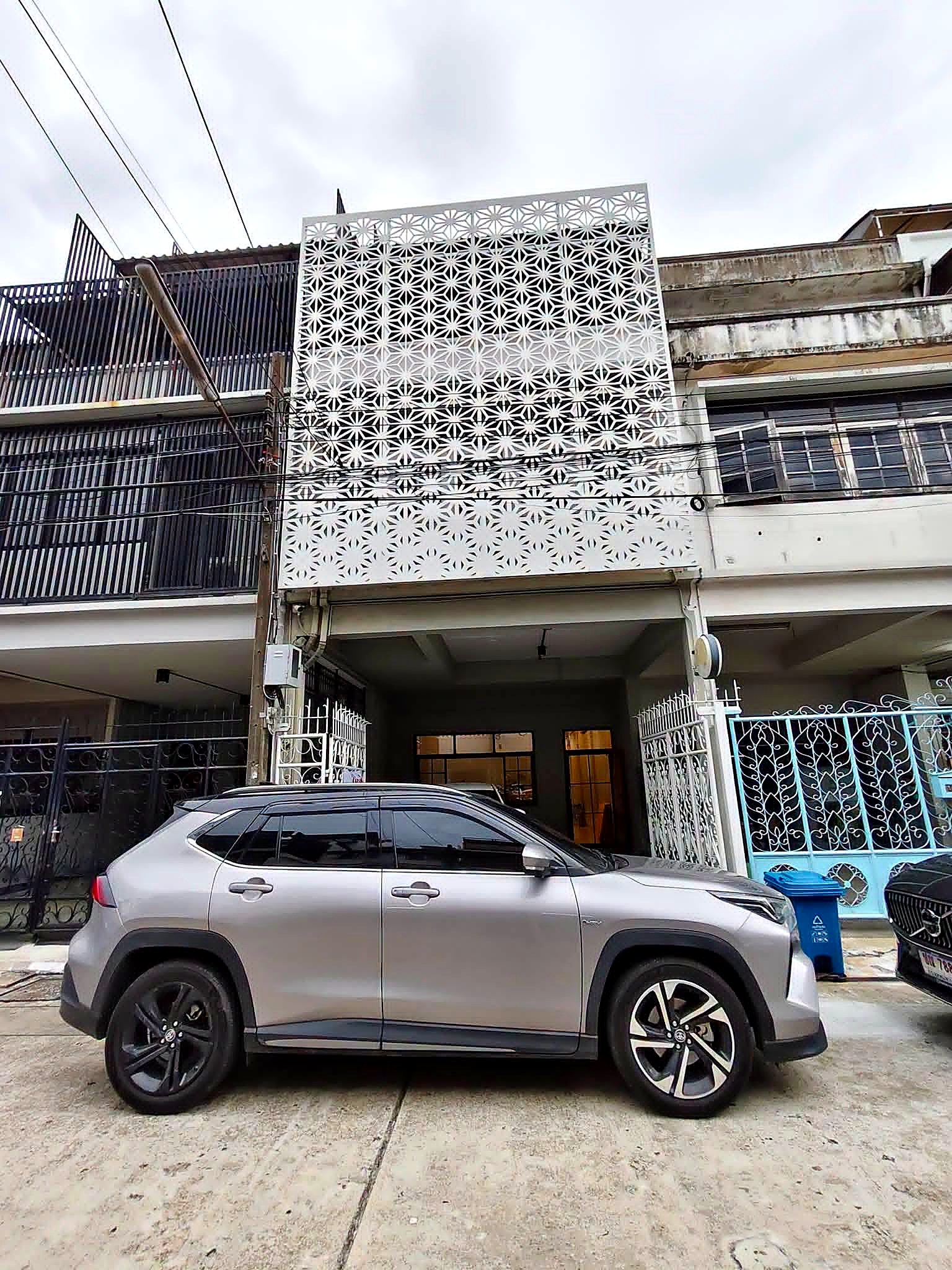 Home Office เสนานิคม 5 - วังหิน · 4 ชั้น 350 ตร.ม. พร้อมอุปกรณ์ เข้าอยู่ได้เลย รูปที่ 12