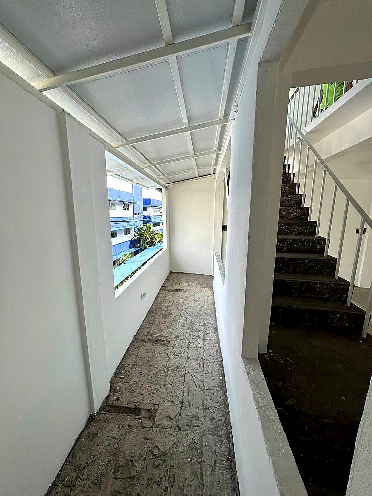 อาคารพาณิชย์ห้องมุม 2 คูหา Modern Arch ติด BTS แบริ่ง 0 เมตร · ข้าง ร.ร.นานาชาติ St Andrews รูปที่ 5