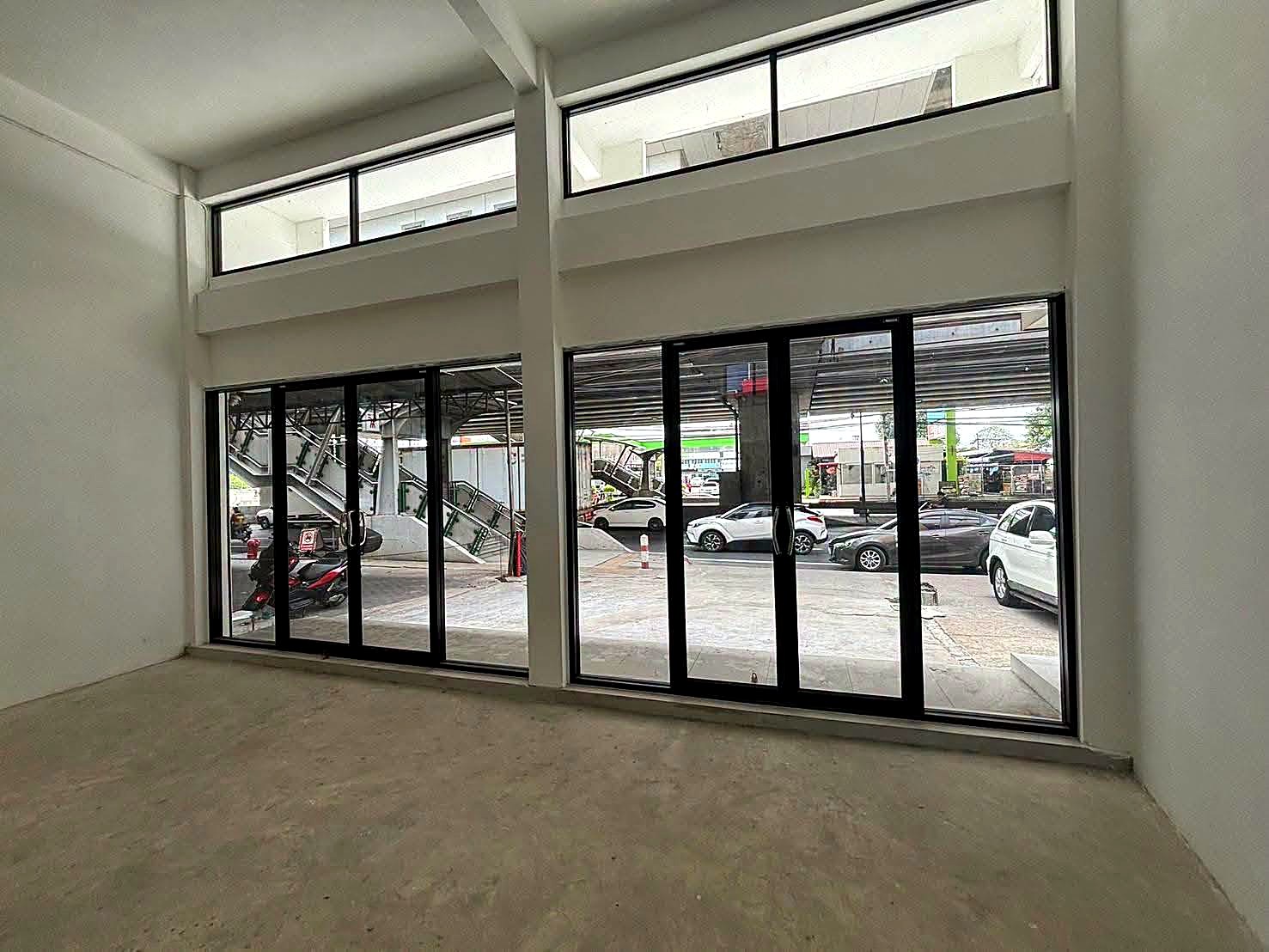 อาคารพาณิชย์ห้องมุม 2 คูหา Modern Arch ติด BTS แบริ่ง 0 เมตร · ข้าง ร.ร.นานาชาติ St Andrews รูปที่ 9