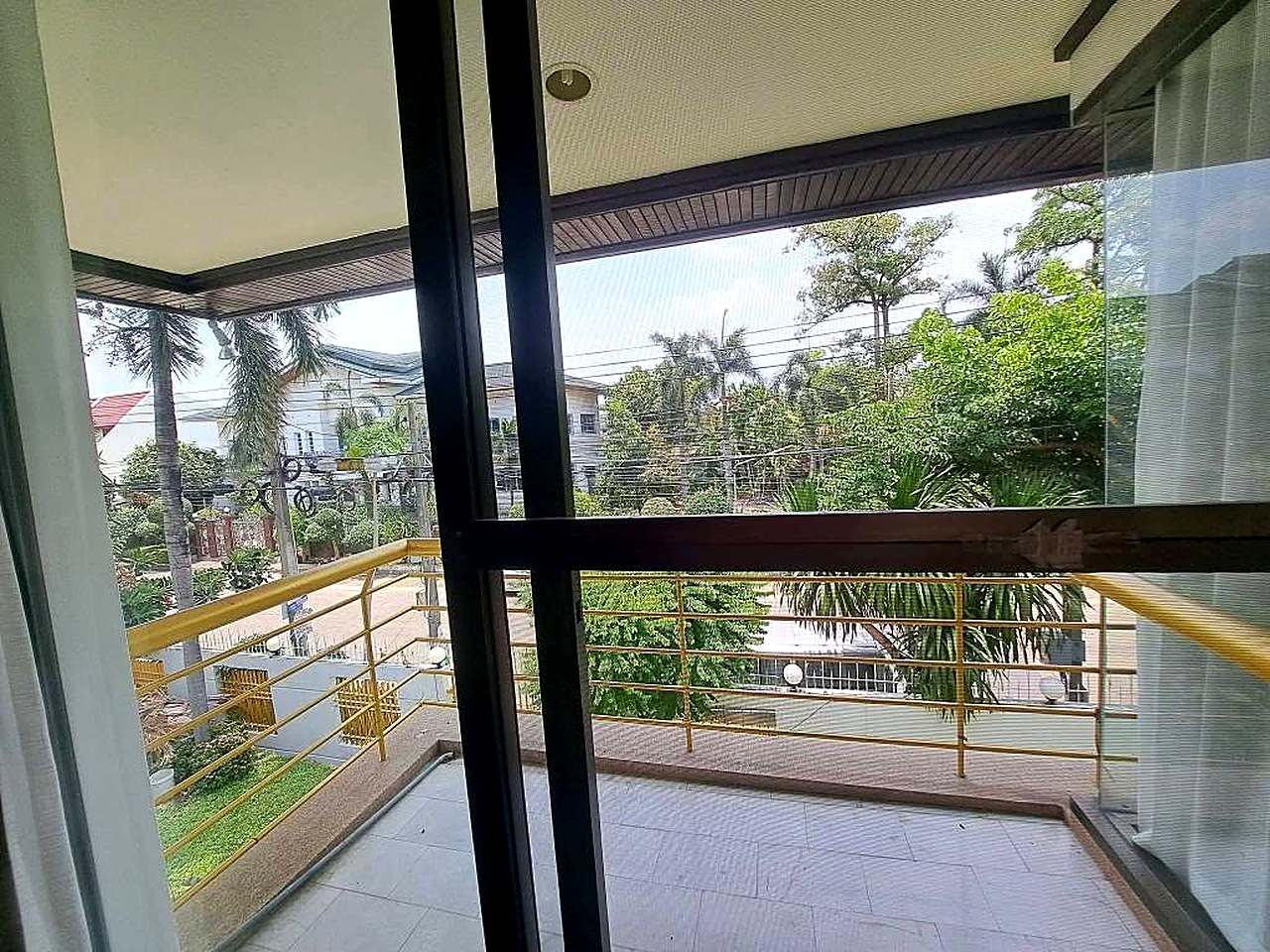บ้านเดี่ยวหลังใหญ่ / Home Office ศรีนครินทร์ 45 · 7 ห้องนอน ใกล้ MRT ศรีนครินทร์ 38 รูปที่ 6