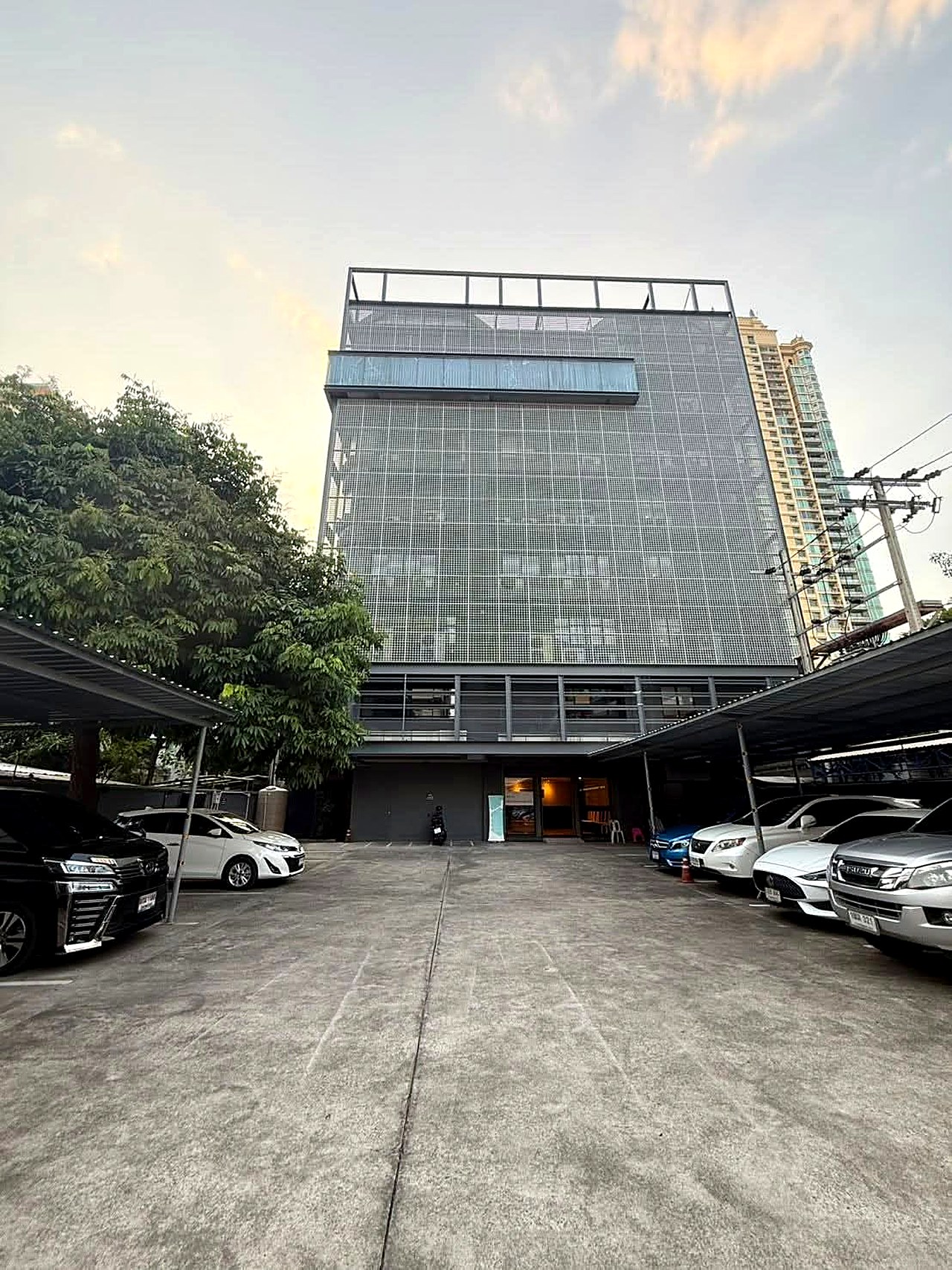 ให้เช่ายกตึก Stand Alone 8 ชั้น สุขุมวิท 31 (พร้อมพงษ์) · 2,400 ตร.ม. มีลิฟต์ รูปที่ 2