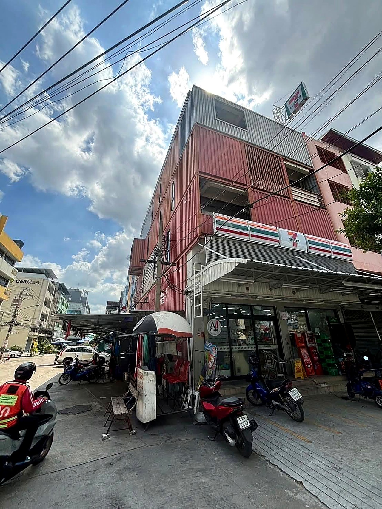 ขายตึกแถว 2 คูหาหัวมุม 4.5 ชั้น สุขุมวิท 50 · มี 7-Eleven เช่า · Yield ~7% รูปที่ 8
