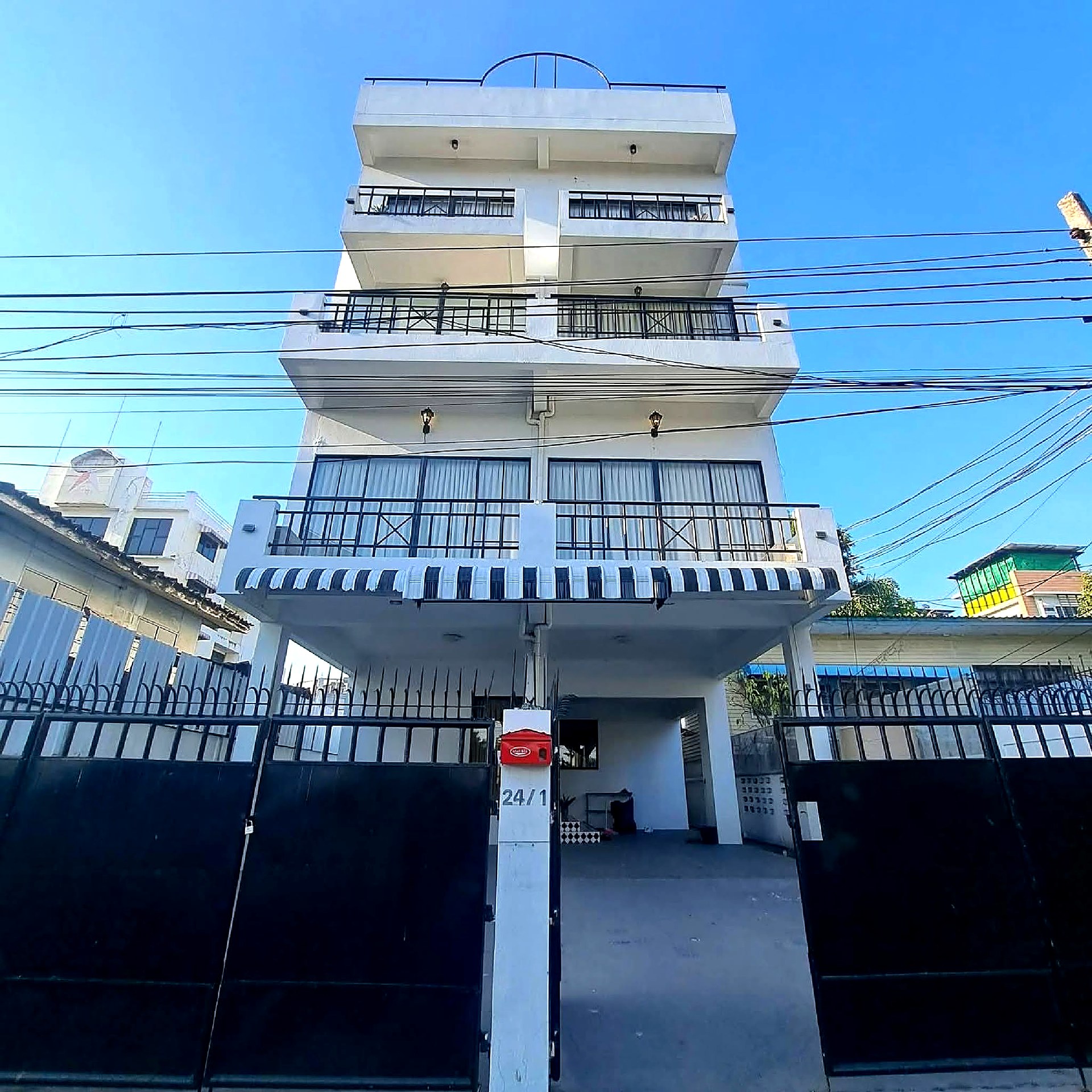 Home Office / Hostel รีโนเวทใหม่ สุขุมวิท 62 · 700 ตร.ม. 10 ห้องนอน จอด 8 คัน · ขาย/เช่า