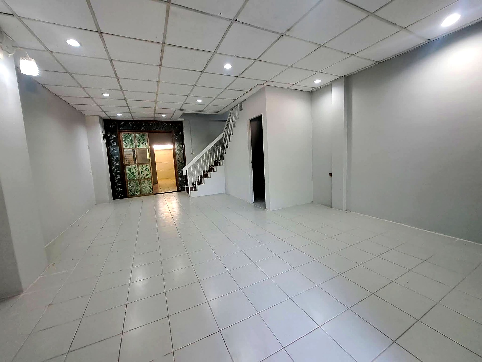 ทาวน์เฮ้าส์ 3 ชั้น 300 ตร.ม. สวนหลวงนิเวศน์ ตรงข้ามสวนหลวง ร.9 · รีโนเวทได้เต็มที่ · เช่า 20,000 รูปที่ 12