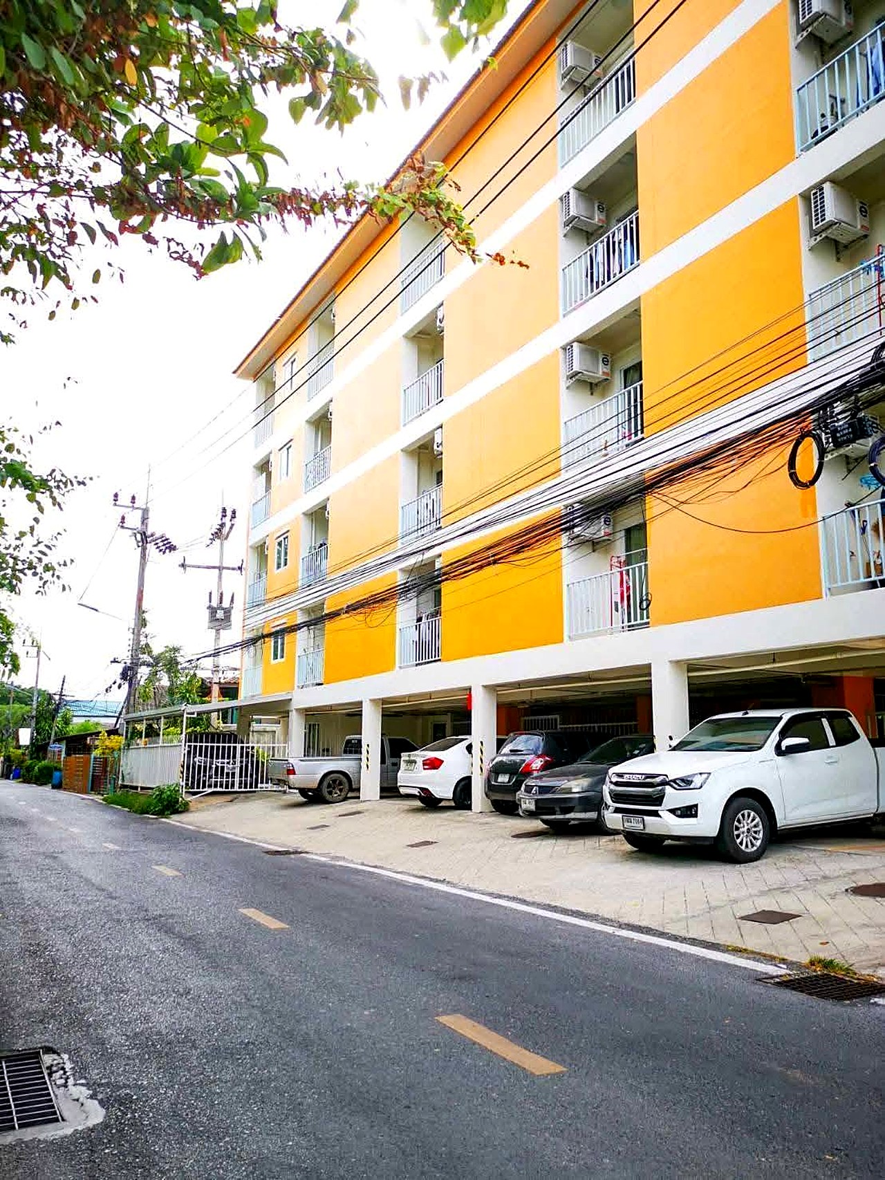 ขายอพาร์ตเมนต์ 5 ชั้น 29 ห้อง ผู้เช่าเต็ม ใกล้อ่าวฉลอง ภูเก็ต 400 ม. · Yield 8–10% รูปที่ 3