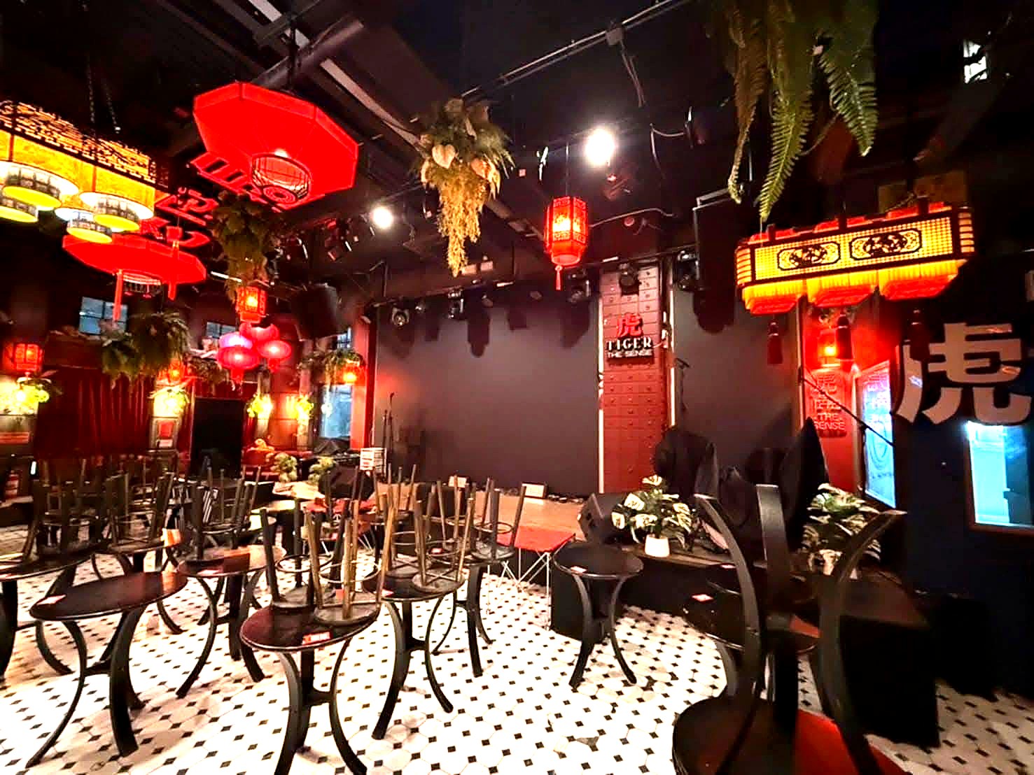 เซ้งร้านอาหารและบาร์ ปิ่นเกล้า 280 ตร.ม. พร้อมอุปกรณ์ · เซ้ง 2.5 ล้าน