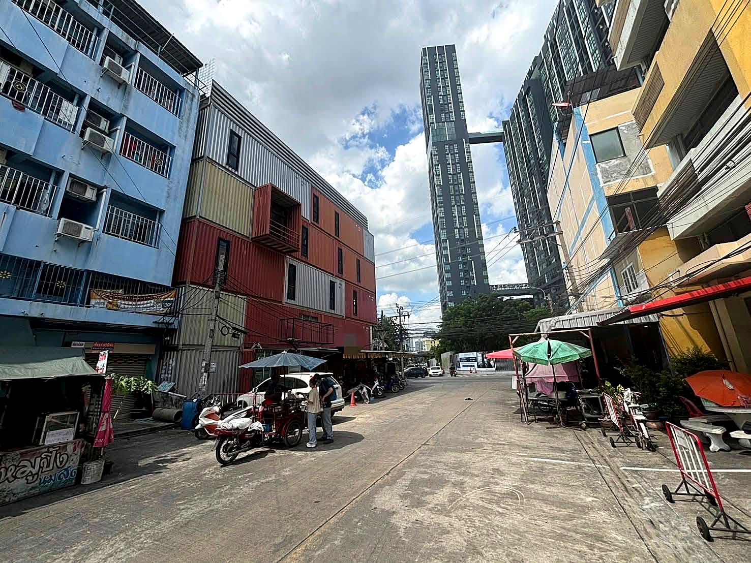 ขายตึกแถว 2 คูหาหัวมุม 4.5 ชั้น สุขุมวิท 50 · มี 7-Eleven เช่า · Yield ~7% รูปที่ 19