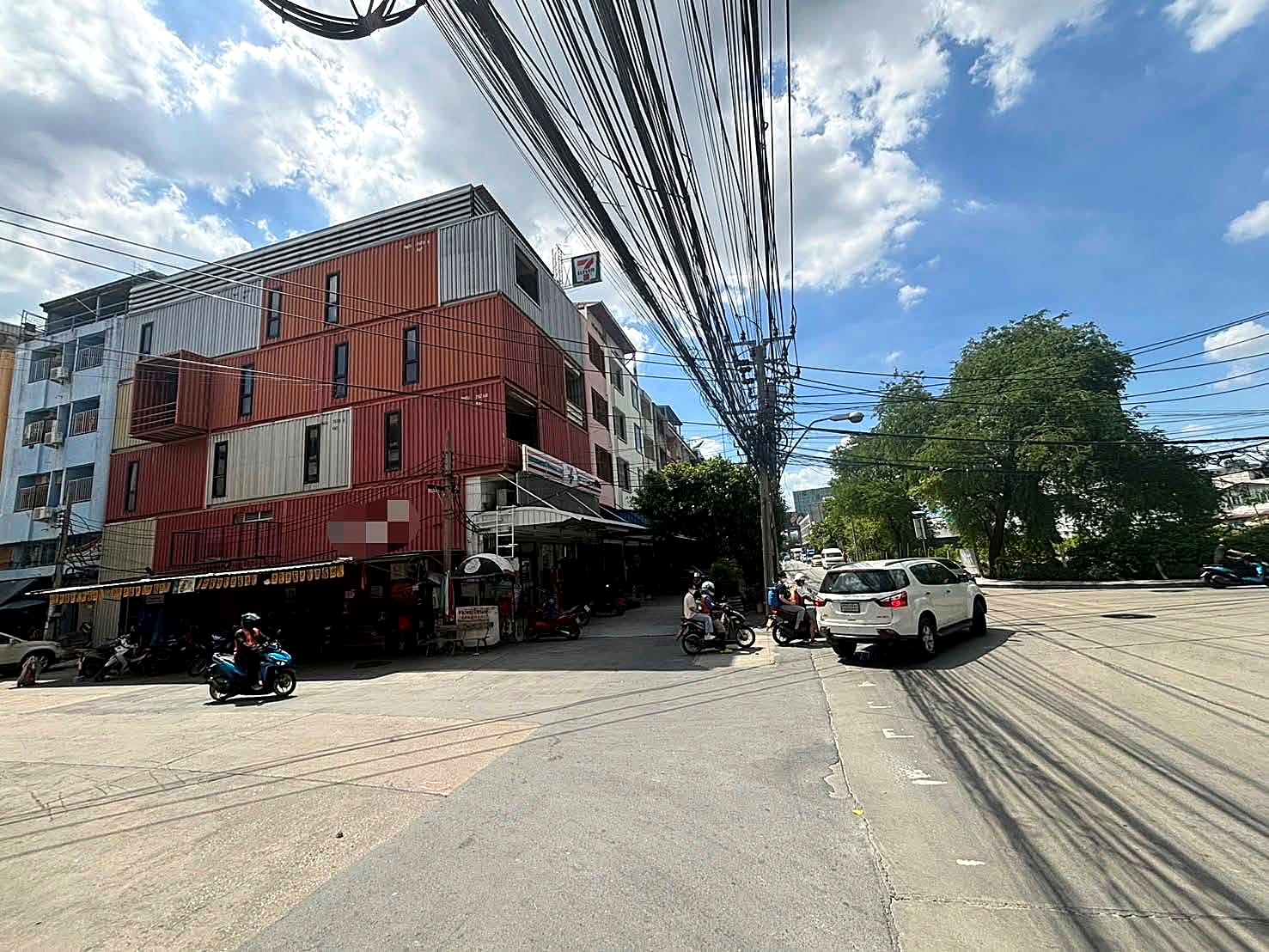 ขายตึกแถว 2 คูหาหัวมุม 4.5 ชั้น สุขุมวิท 50 · มี 7-Eleven เช่า · Yield ~7% รูปที่ 20